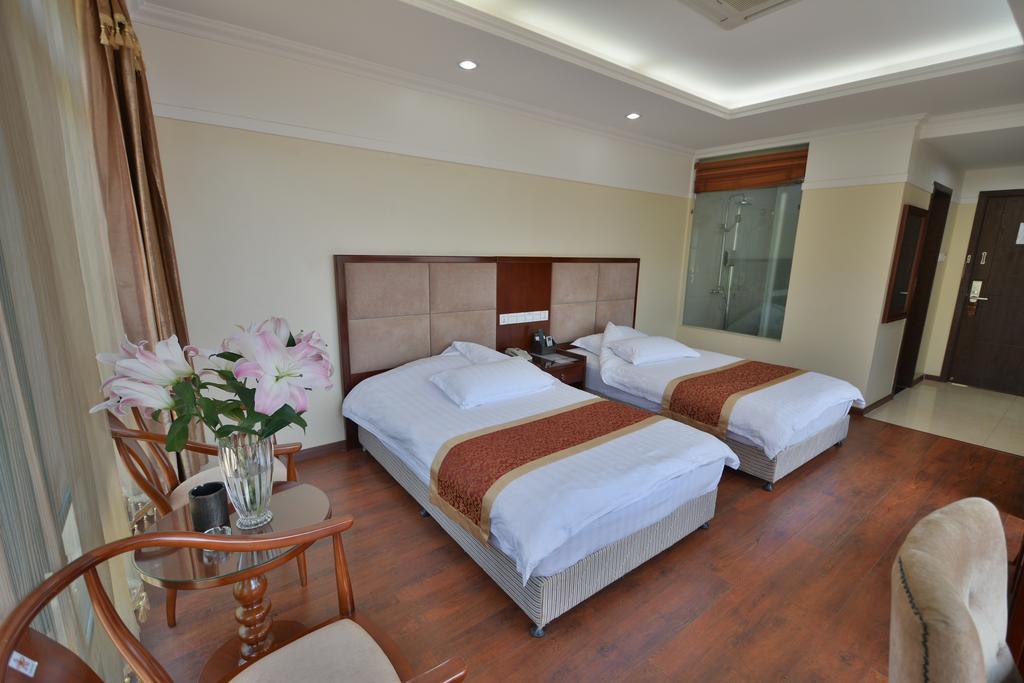 Arirang Hotel Kampala Exterior photo