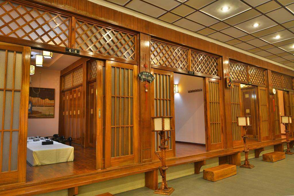 Arirang Hotel Kampala Exterior photo
