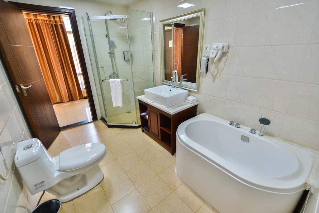 Arirang Hotel Kampala Exterior photo